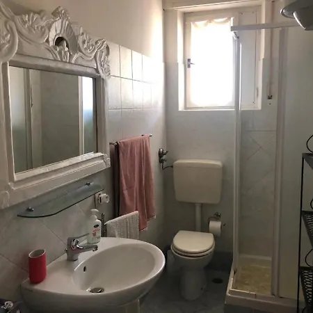 Perco Riva Foscolo Apartment